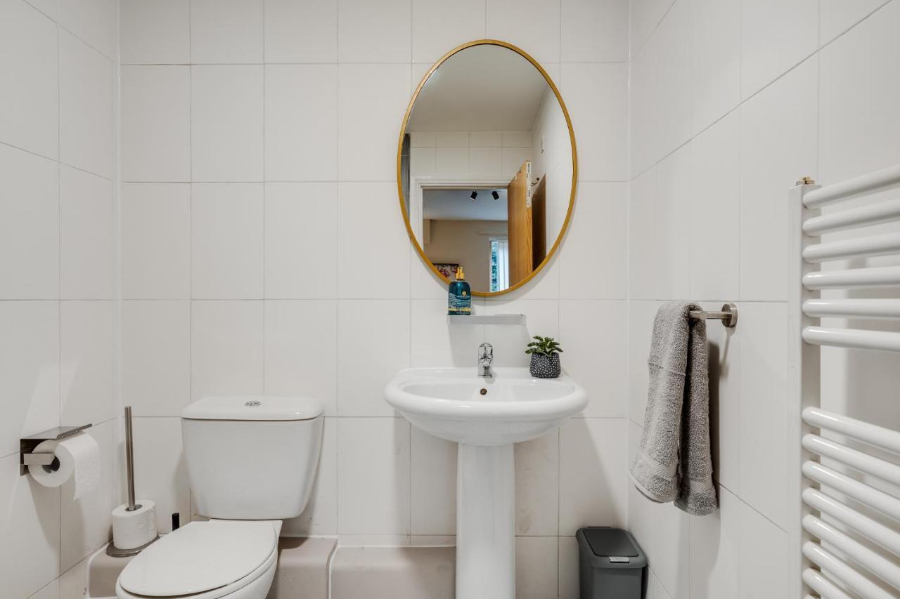 Apartment Brimmond Homes: Modern City-center With Parking Manchester