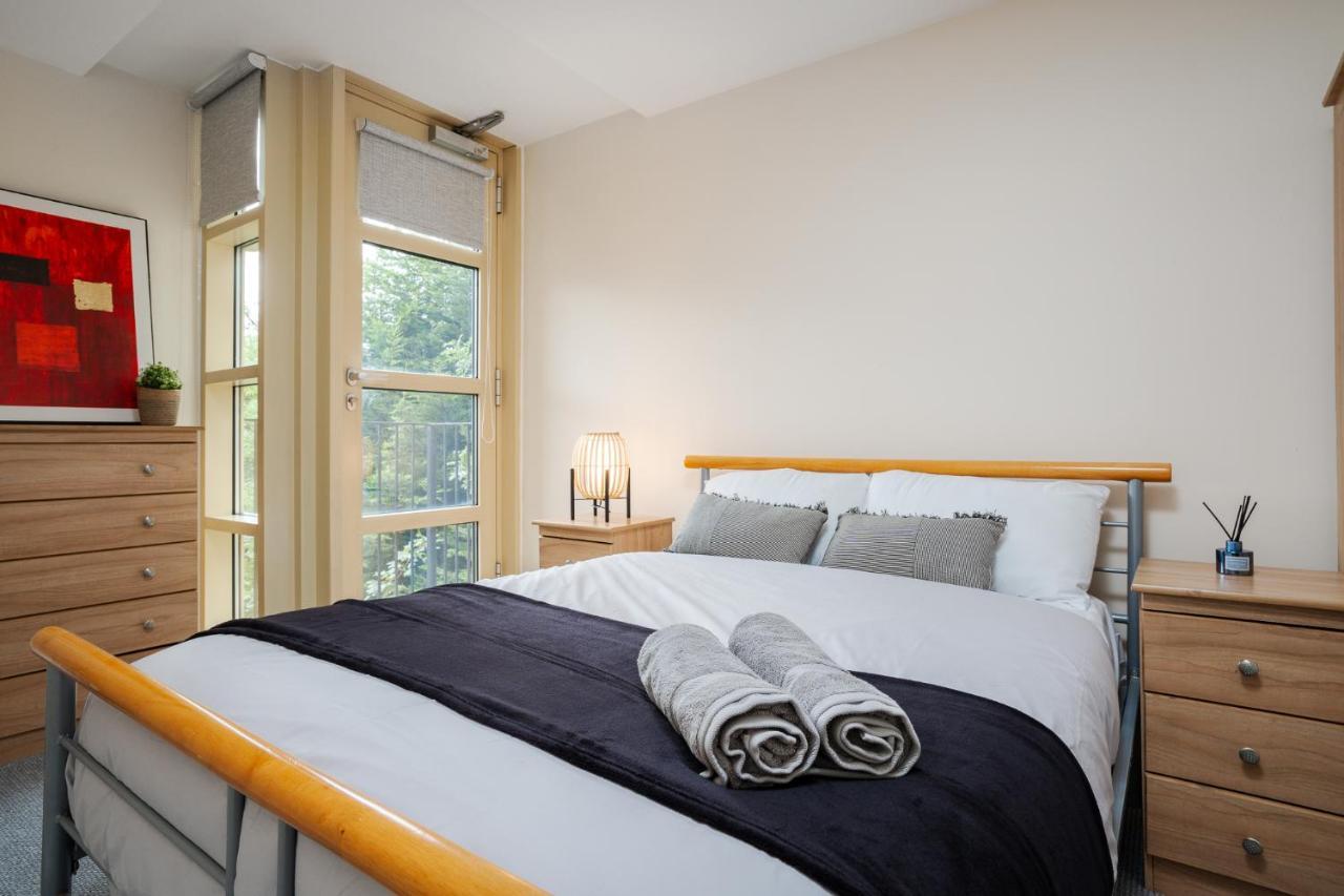 Brimmond Homes: Modern City-center With Parking Apartment