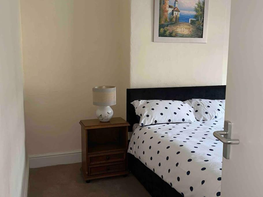 Clevedon House Apartment