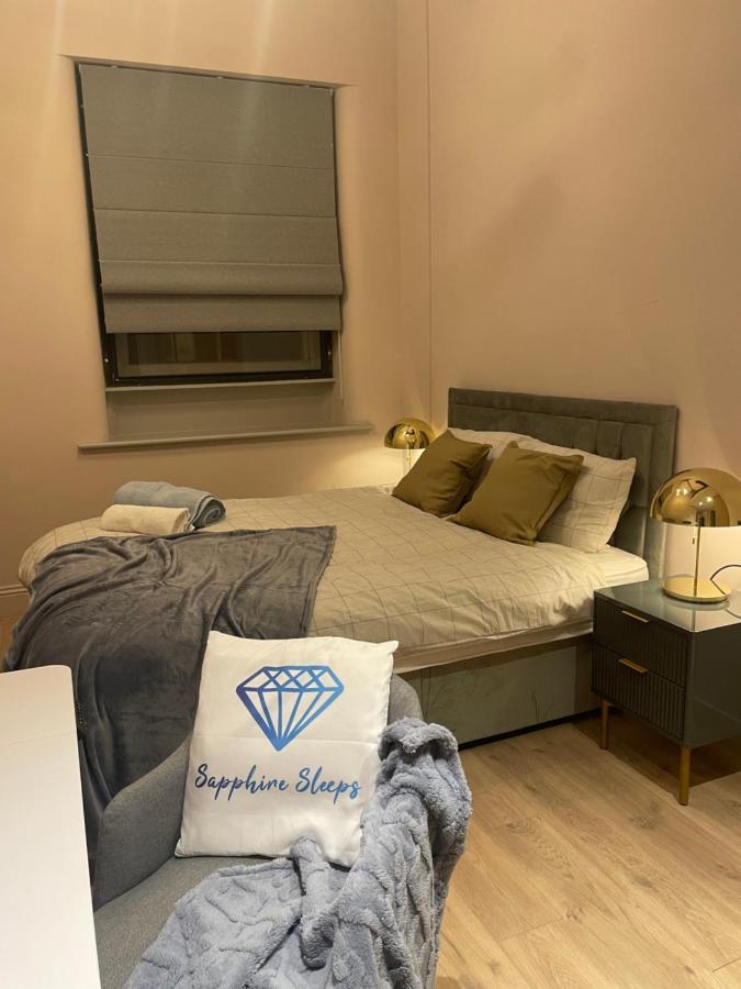 M1 Centre 3 Bed 3 Bath Luxe Penthouse Apartment Manchester