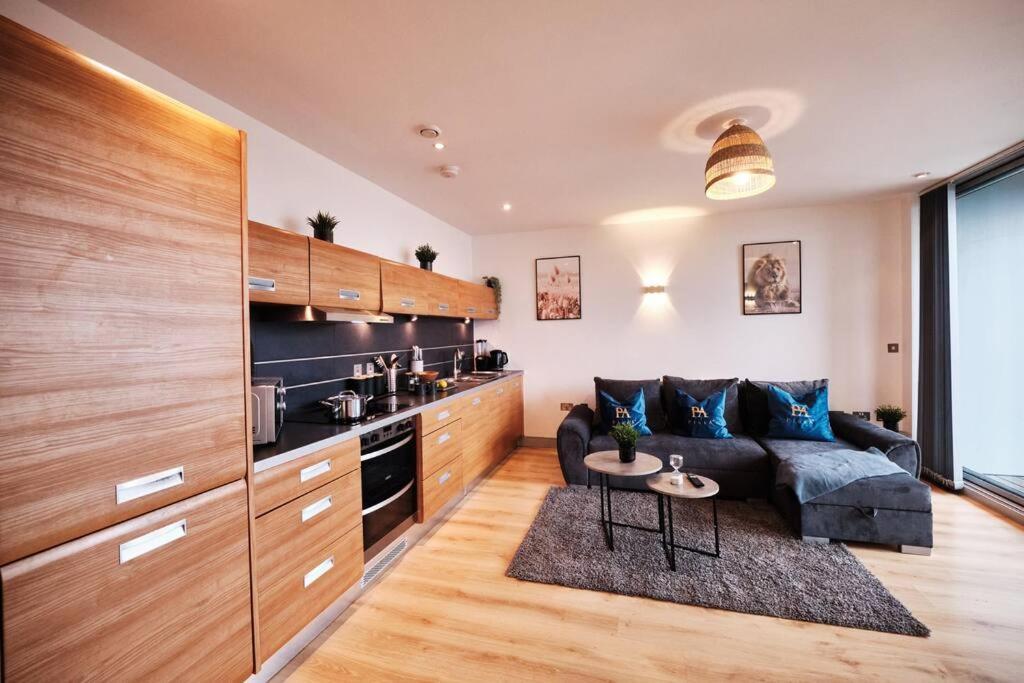 Apartment Pluxa Nordic Sky - Spacious Gem 2bed 2bath, & Free Parking