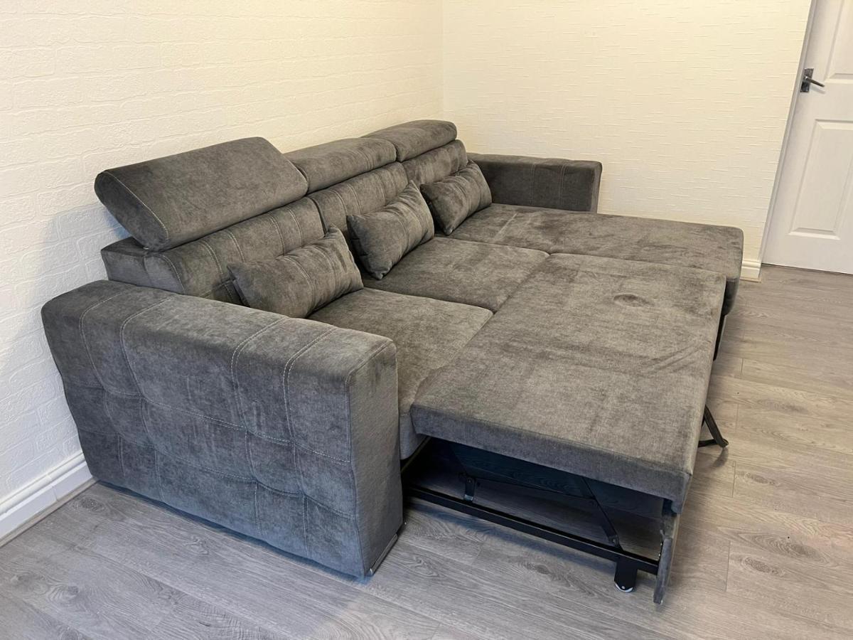 Holiday home Regent House - With Free Parking 10 Minutes To Centre & Coop Live Arena *