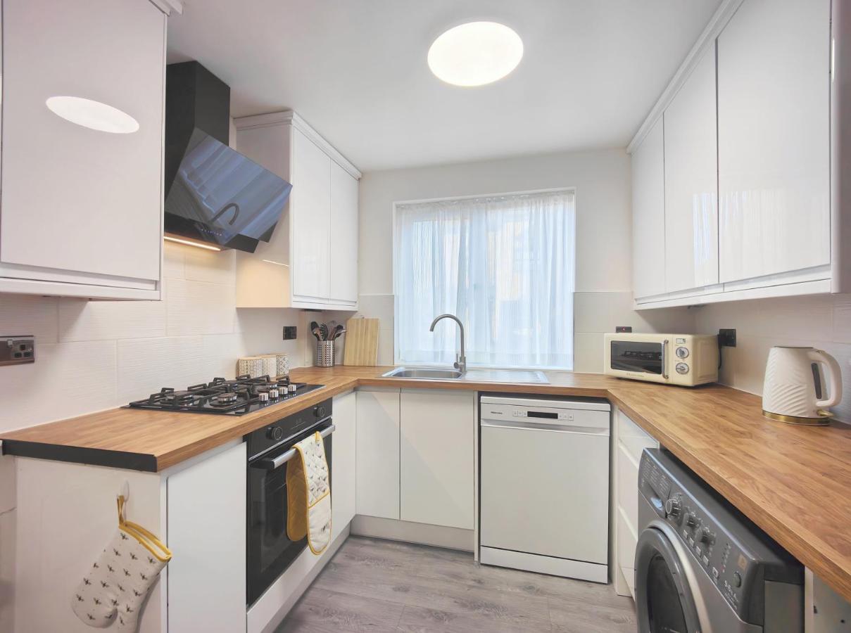 Regent House - With Free Parking 10 Minutes To Centre & Coop Live Arena