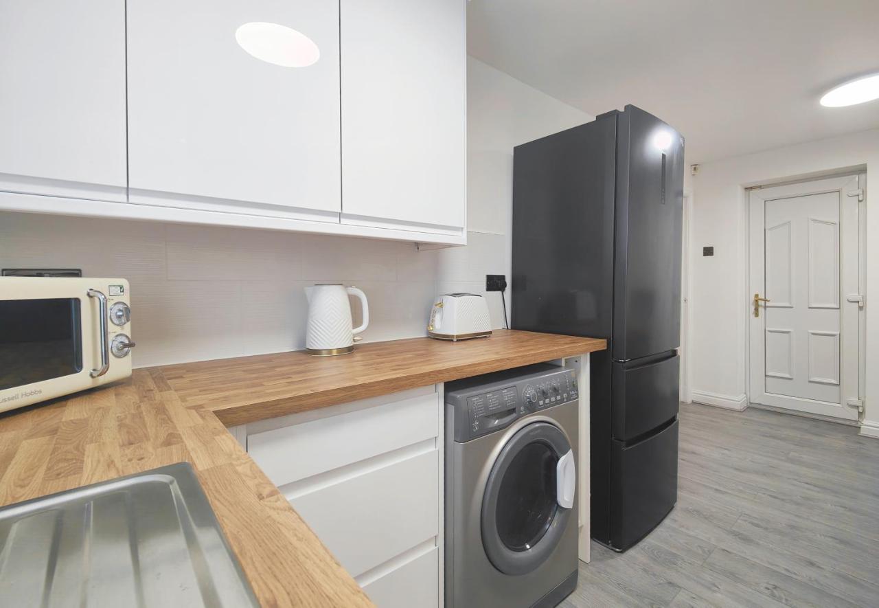 Regent House - With Free Parking 10 Minutes To Centre & Coop Live Arena
