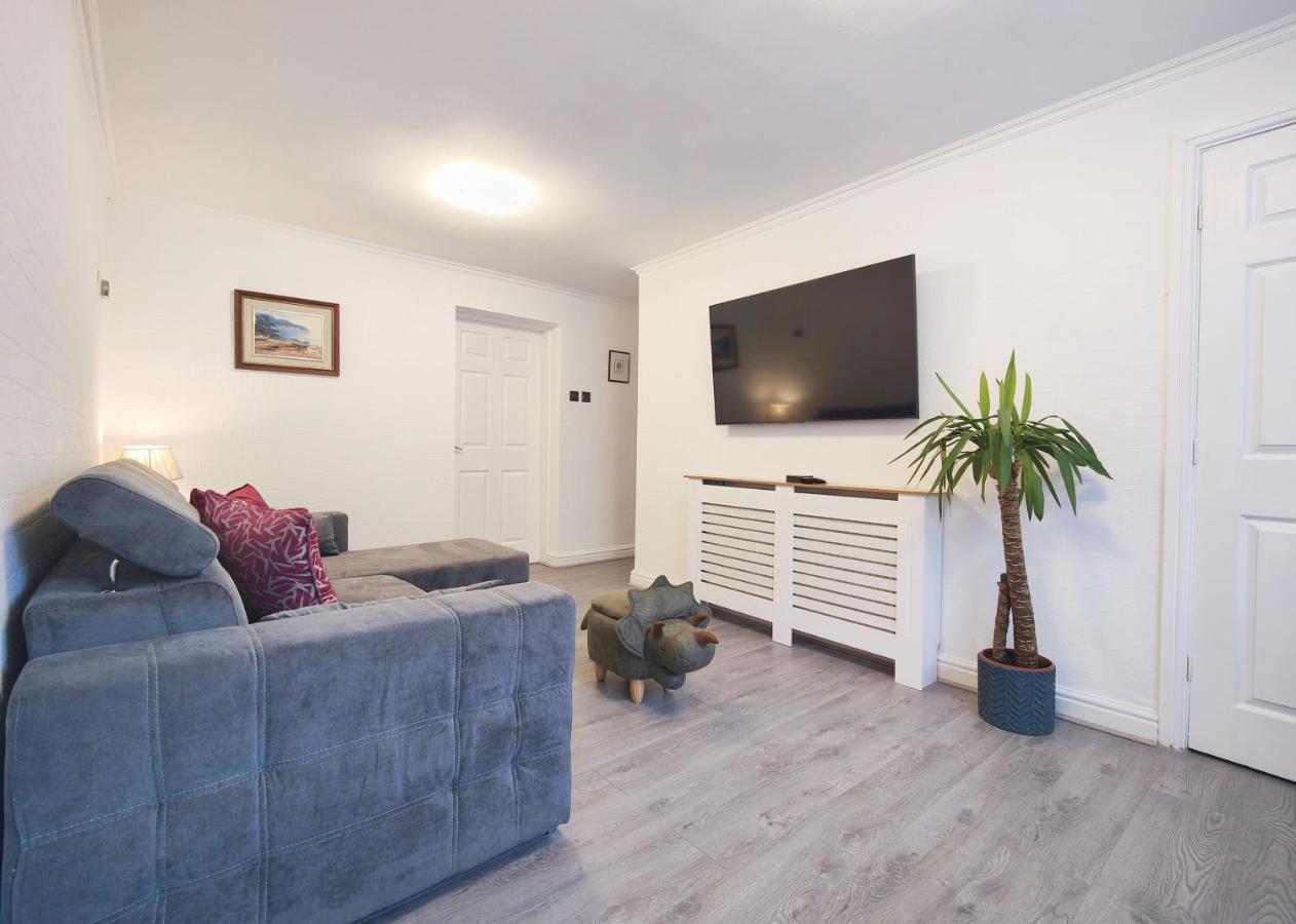 Regent House - With Free Parking 10 Minutes To Centre & Coop Live Arena Manchester