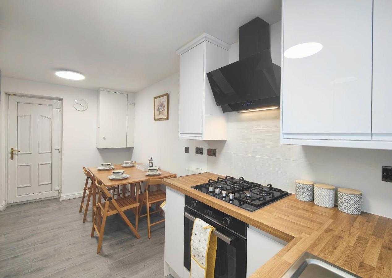 Regent House - With Free Parking 10 Minutes To Centre & Coop Live Arena Manchester