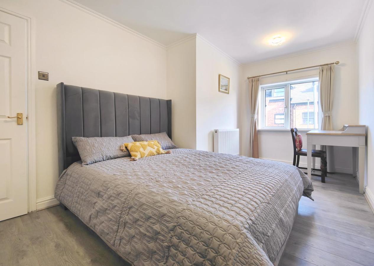 Regent House - With Free Parking 10 Minutes To Centre & Coop Live Arena Holiday home *
