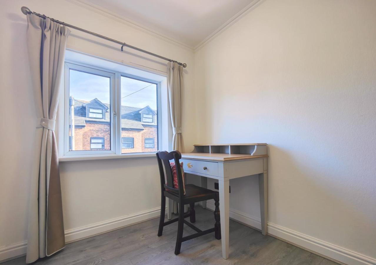 Holiday home Regent House - With Free Parking 10 Minutes To Centre & Coop Live Arena Manchester