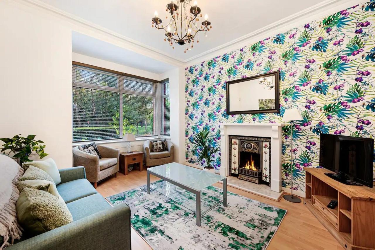 Pass The Keys Old Trafford 4-bedroom Retreat Near United & Centre - Family-friendly Holiday home