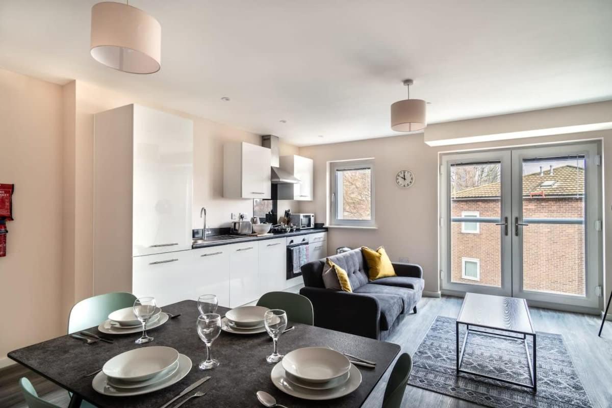 Modern & Stylish 2 Bed In *