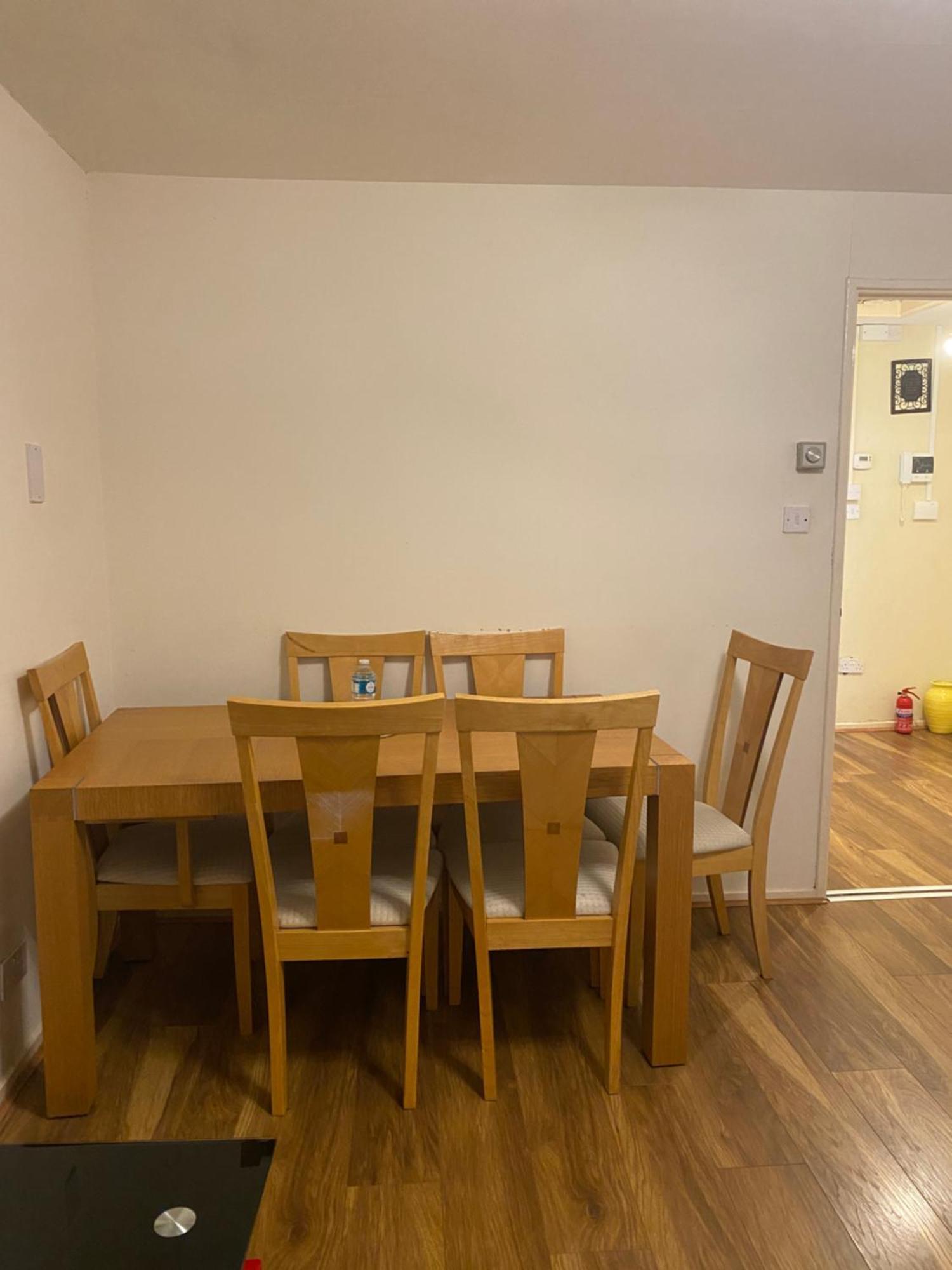 Lovely, Spacious 1-bedroom With *free Parking Apartment *