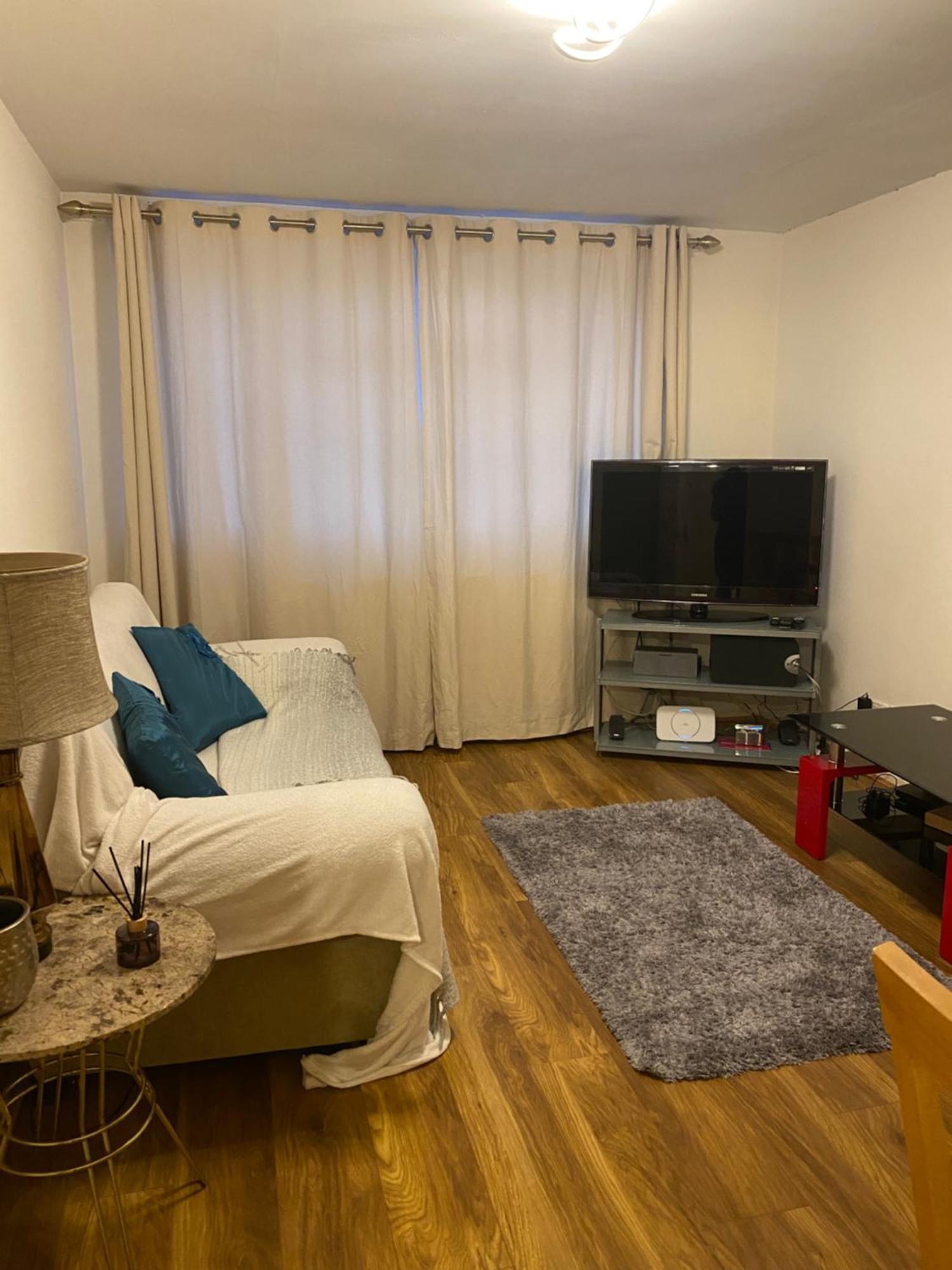 Apartment Lovely, Spacious 1-bedroom With *free Parking *