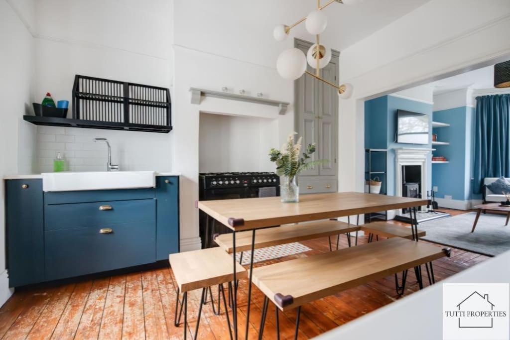 Holiday home Elegant From Manchester