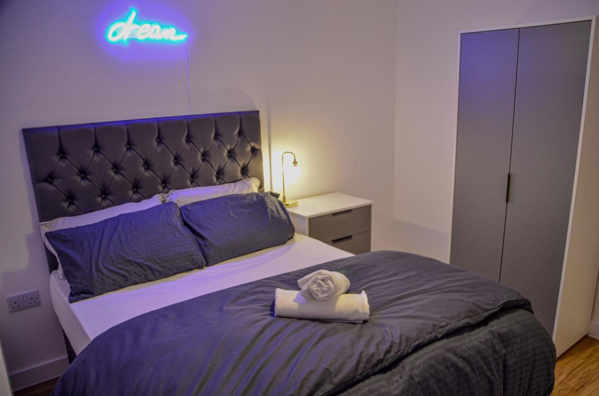 1 Bedroom Flat In