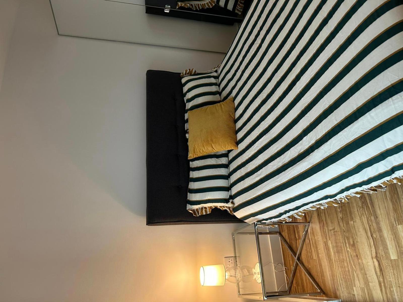 Immaculate 1-bed On The 26th Floor Apartment Manchester