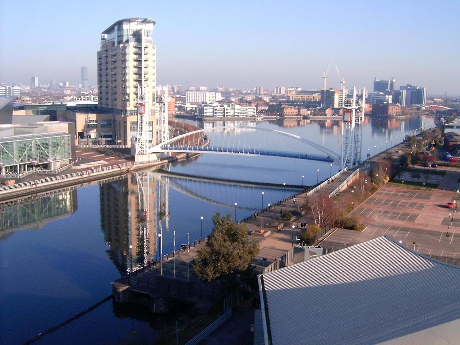 Apartment The Salford Quay, Warm & Beautiful With Hyper Fast Wifi & Great Views! Manchester
