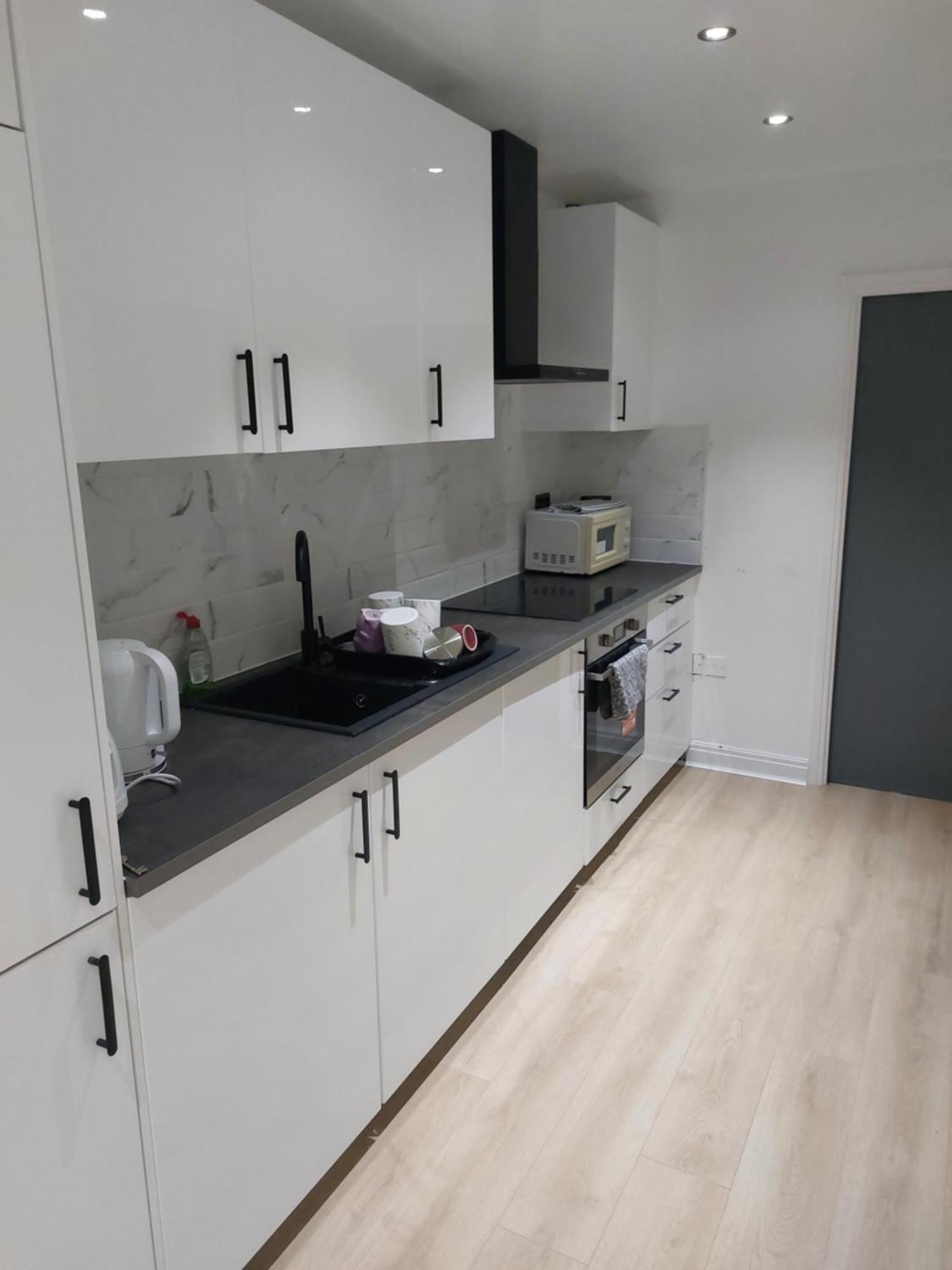 Bankwell Street Two Bedroom -apartment With Parking Apartment Manchester