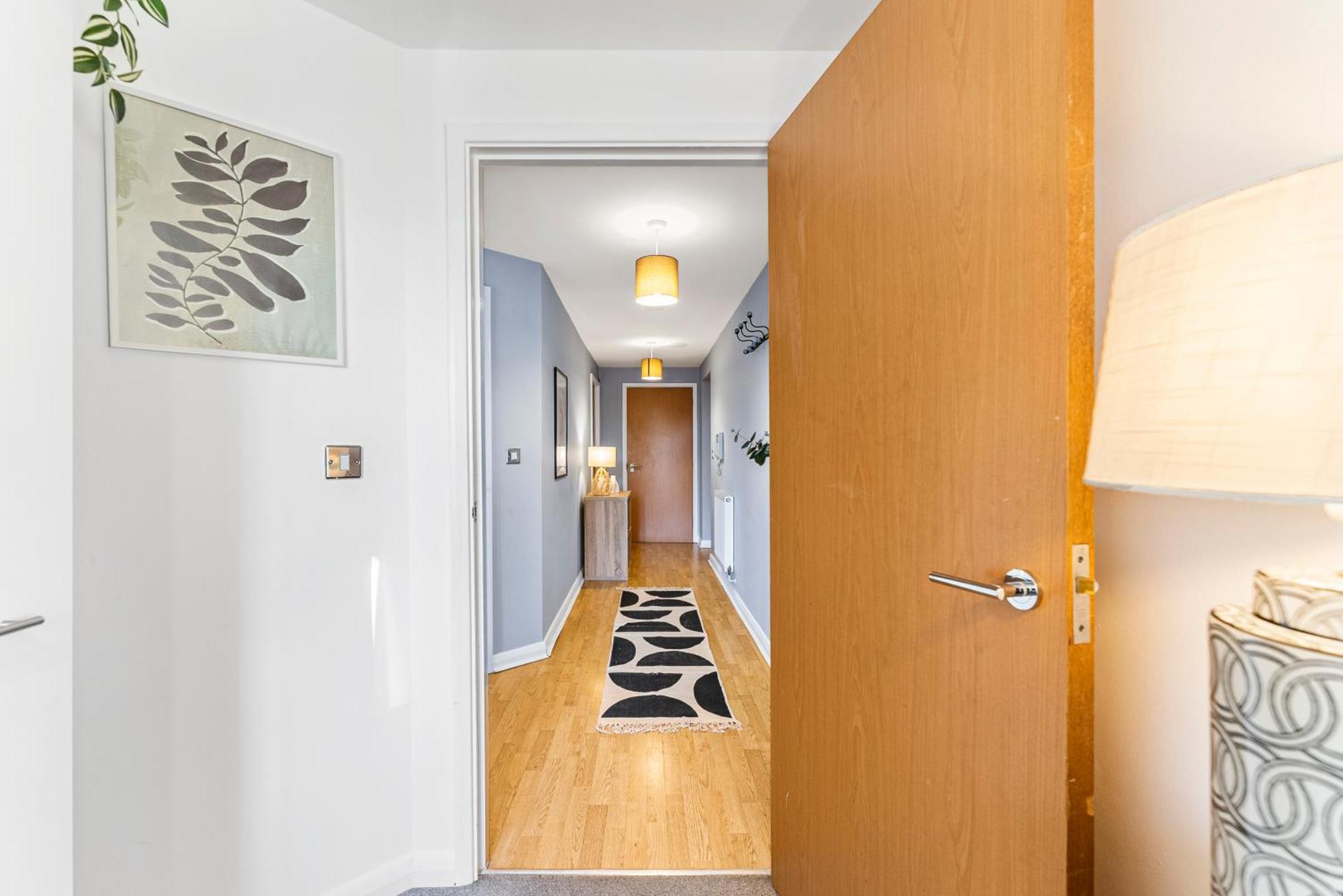 Designer - Great Location! Apartment *
