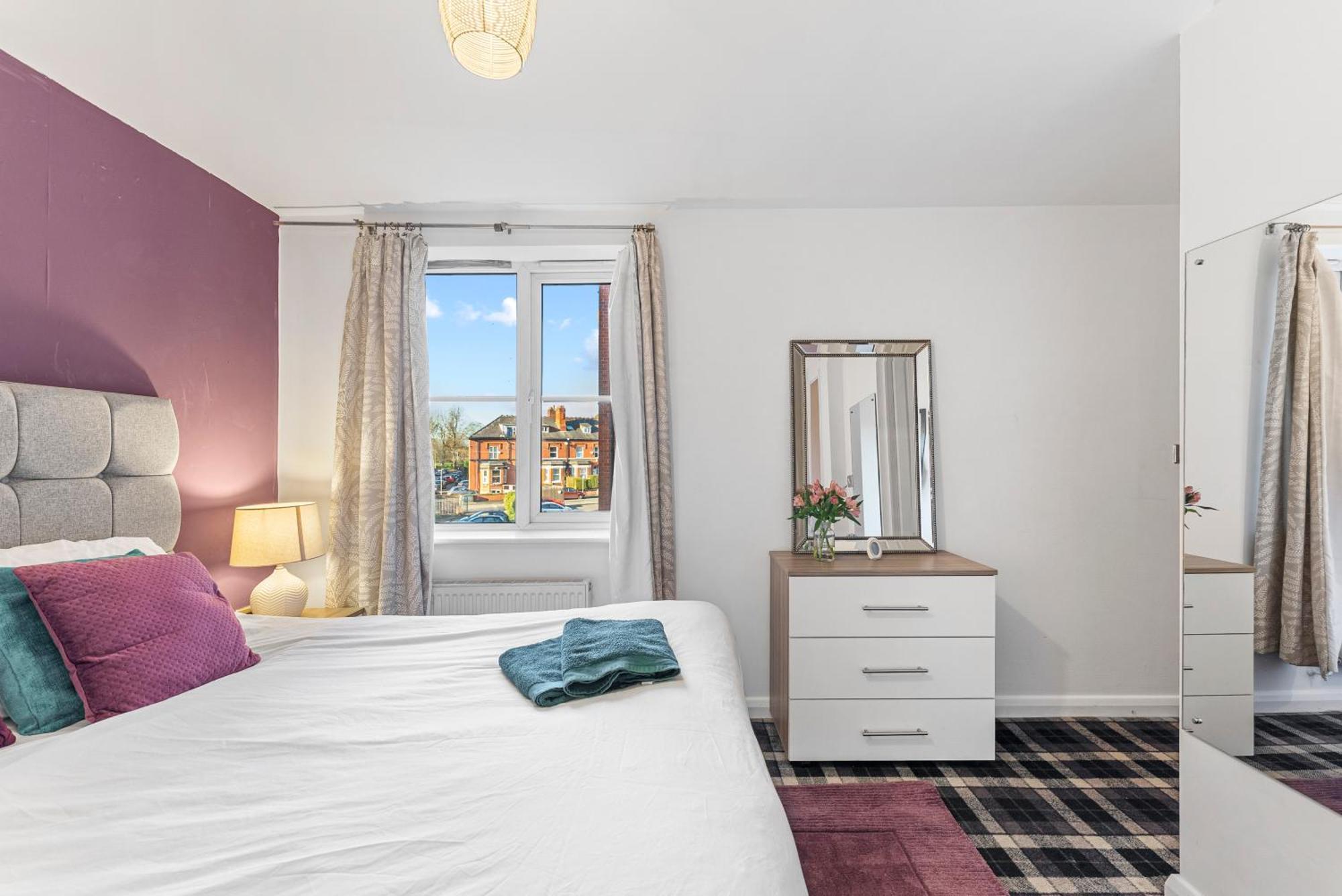 Apartment Designer - Great Location! *
