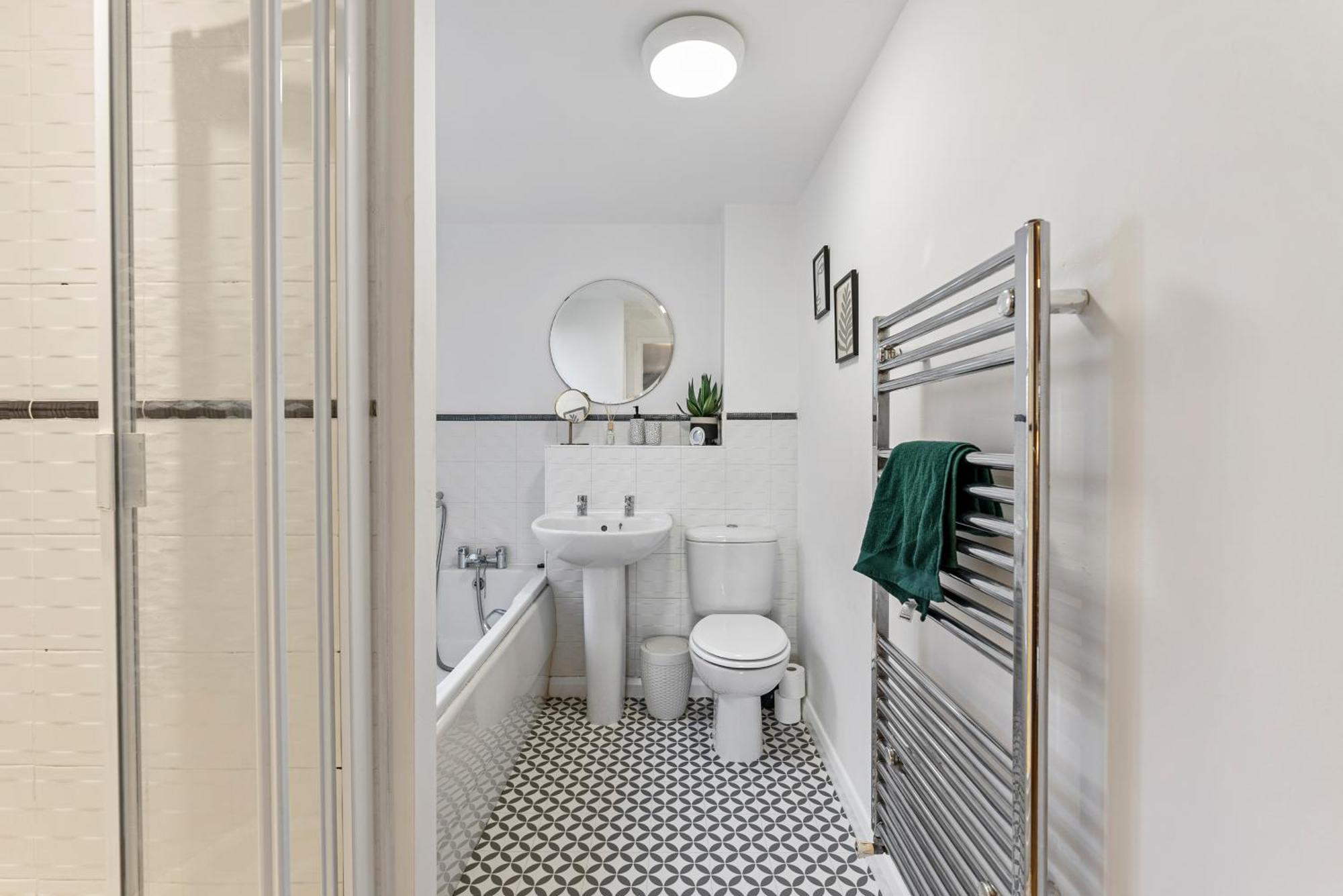 Designer - Great Location! Apartment *
