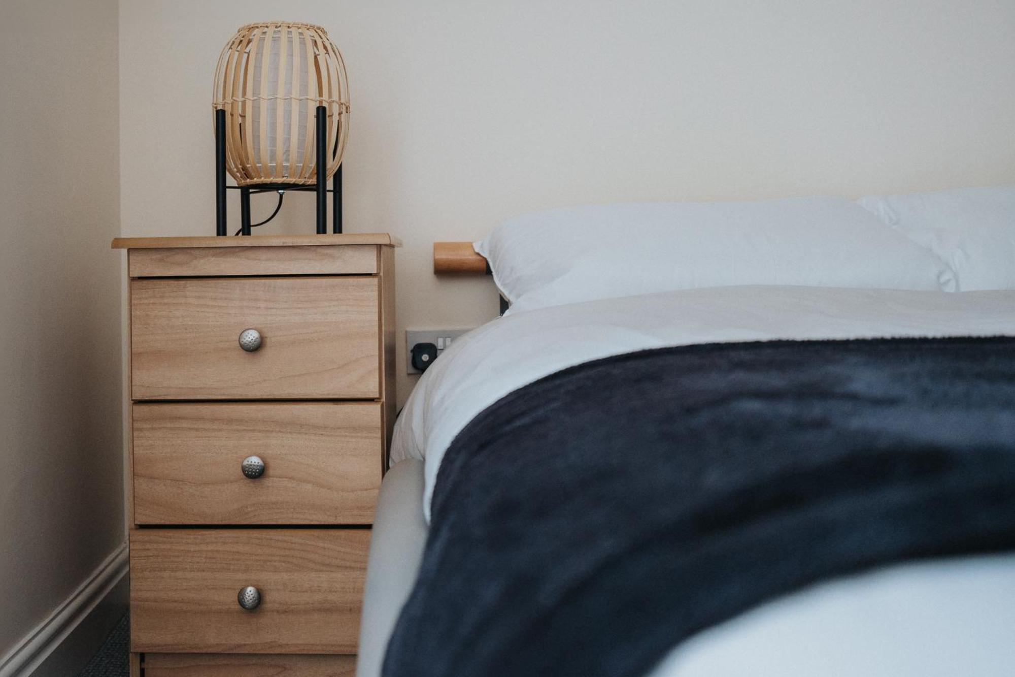 Apartment Brimmond Homes: Modern City-center With Parking Manchester