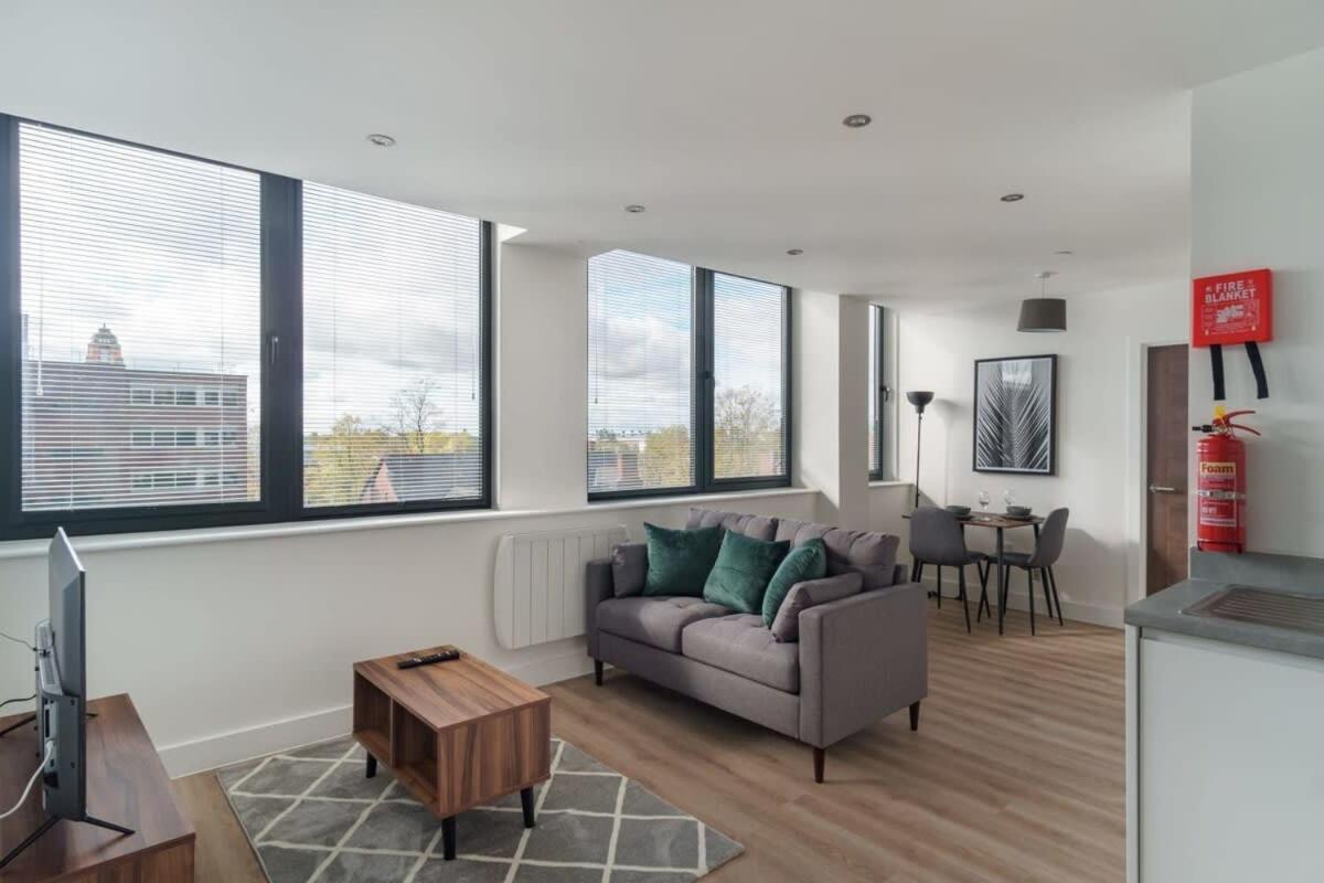 Zeni, Alexandra Rise Cool 1br Flat Manchester
