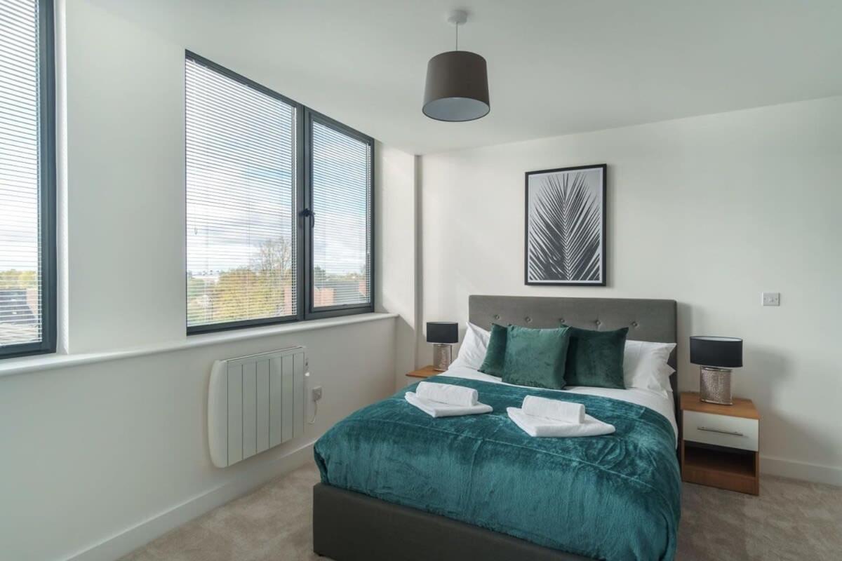 Zeni, Alexandra Rise Cool 1br Flat Apartment *