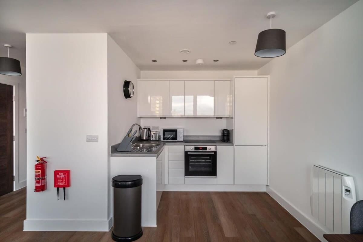 Zeni, Alexandra Rise Modern 1 Bed *