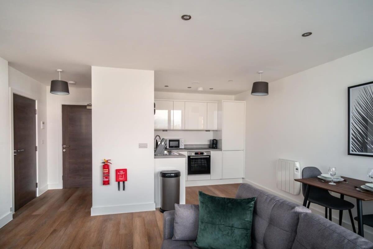 Zeni, Alexandra Rise Modern 1 Bed Manchester