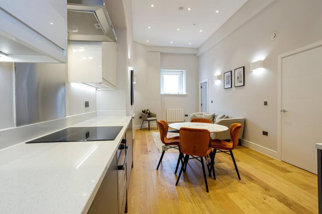 Two Bedroom Duplex * Manchester