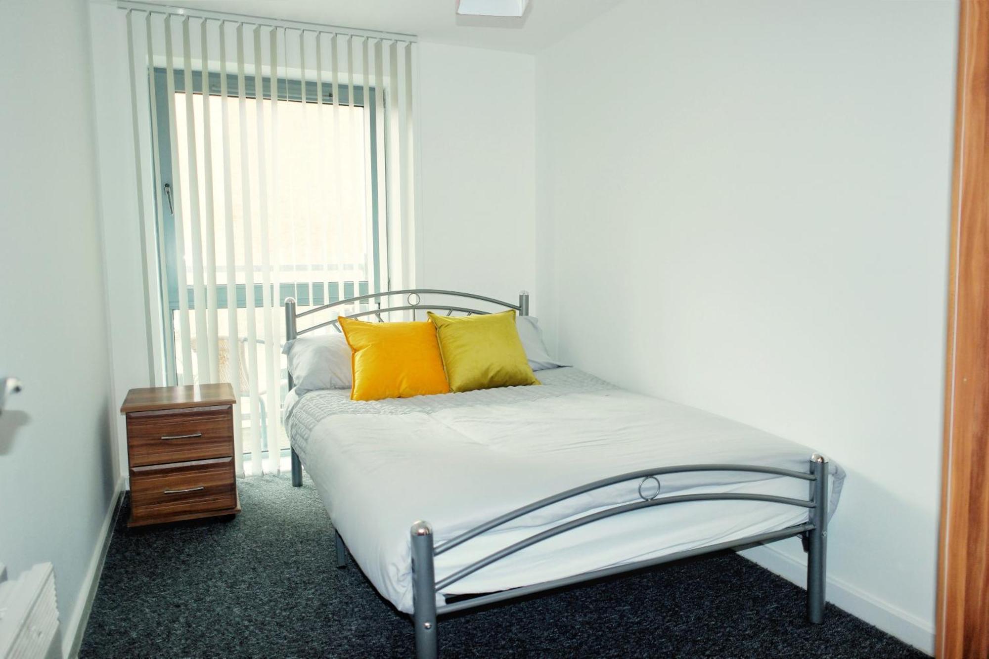 2 Bed Ensuite With Balcony And Free Onsite Secure Parking