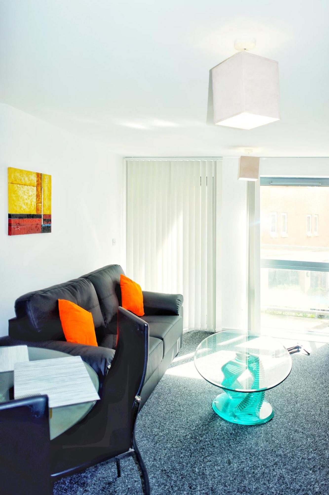 Apartment 2 Bed Ensuite With Balcony And Free Onsite Secure Parking
