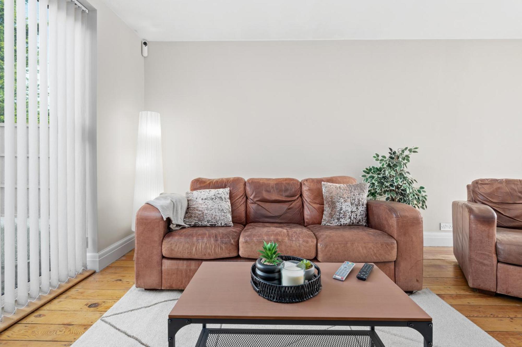 Fantastic, Modern 3 Bedroom House Manchester