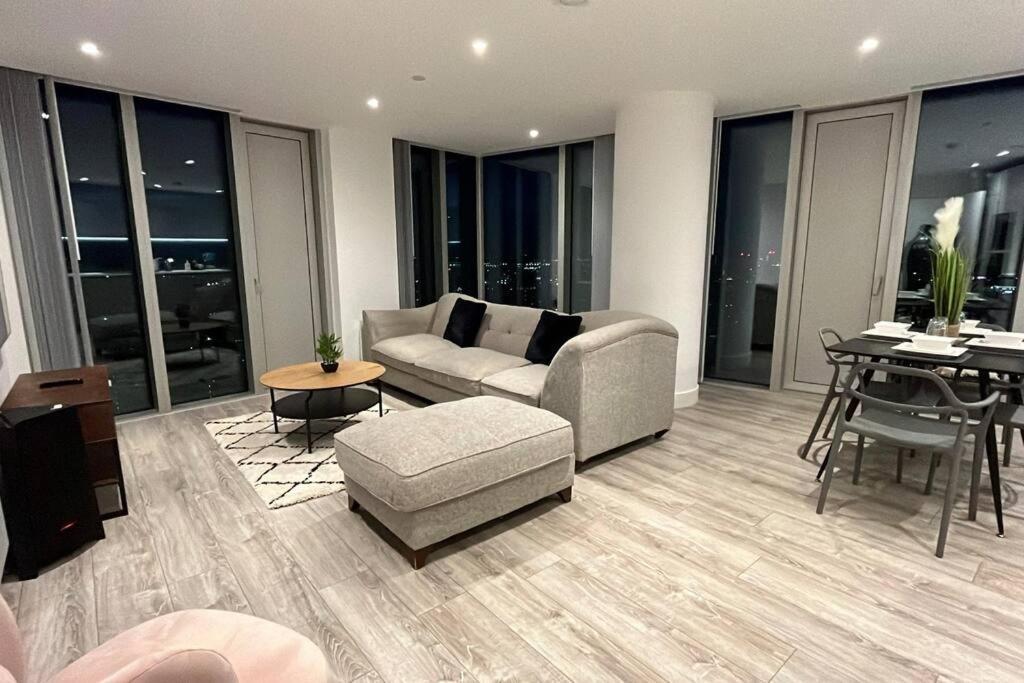 Apartment View 2 Bed *
