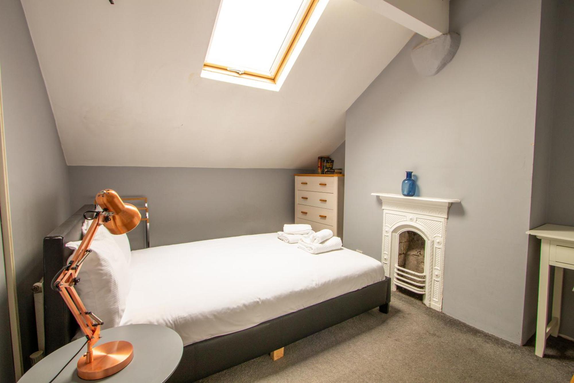 4 - Comfy Bedroom Near Mcr Centre Apartment