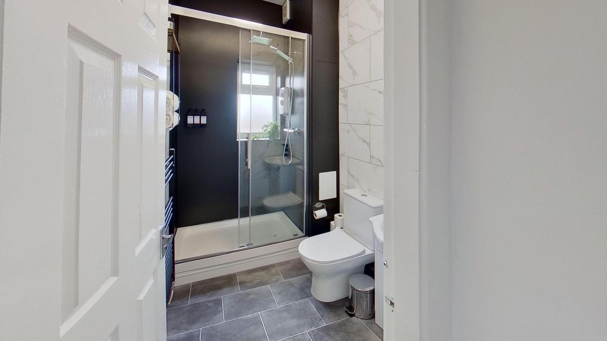 Elegant 2 Bed House Near Centre Holiday home *