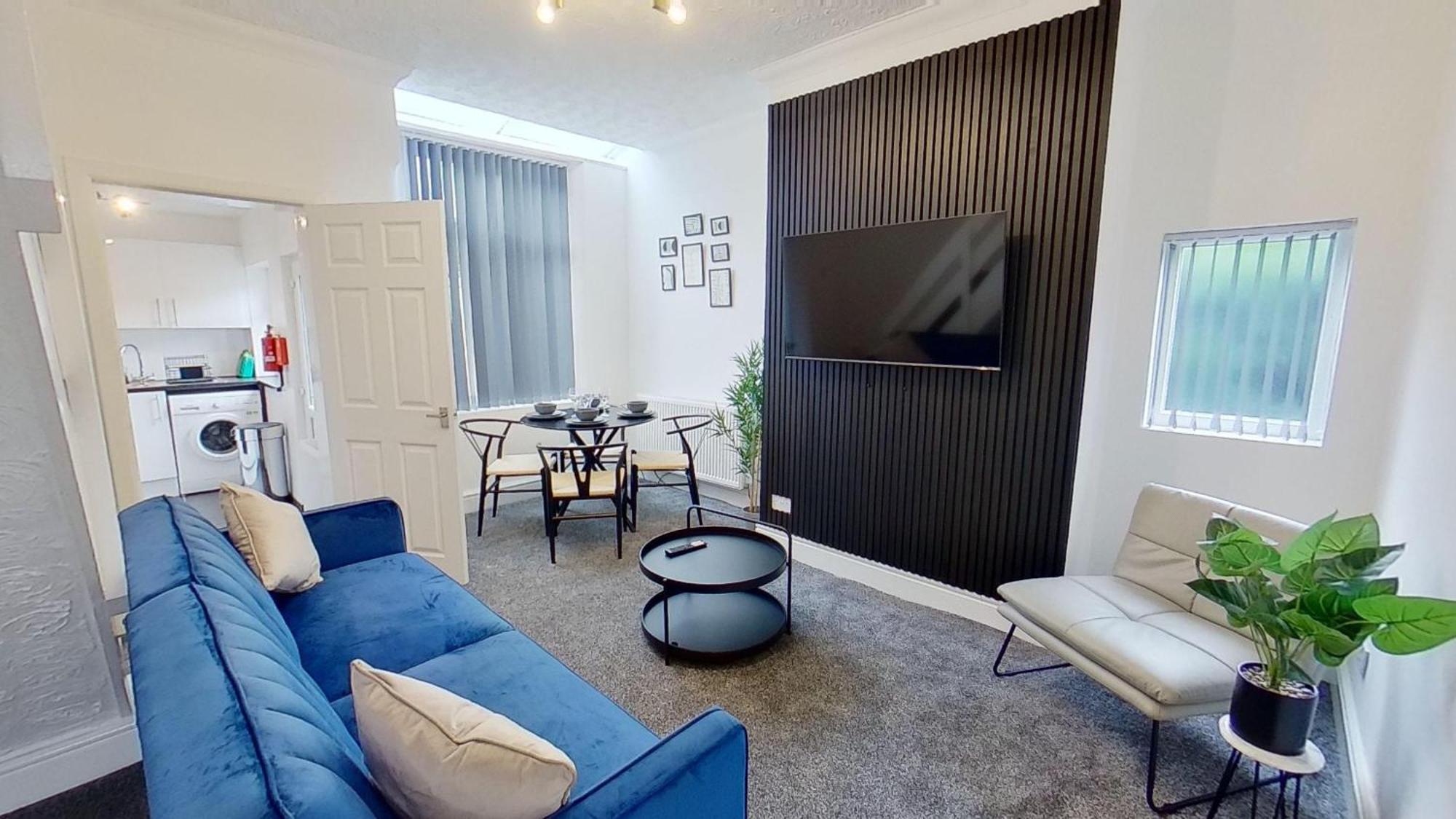 Holiday home Elegant 2 Bed House Near Centre Manchester
