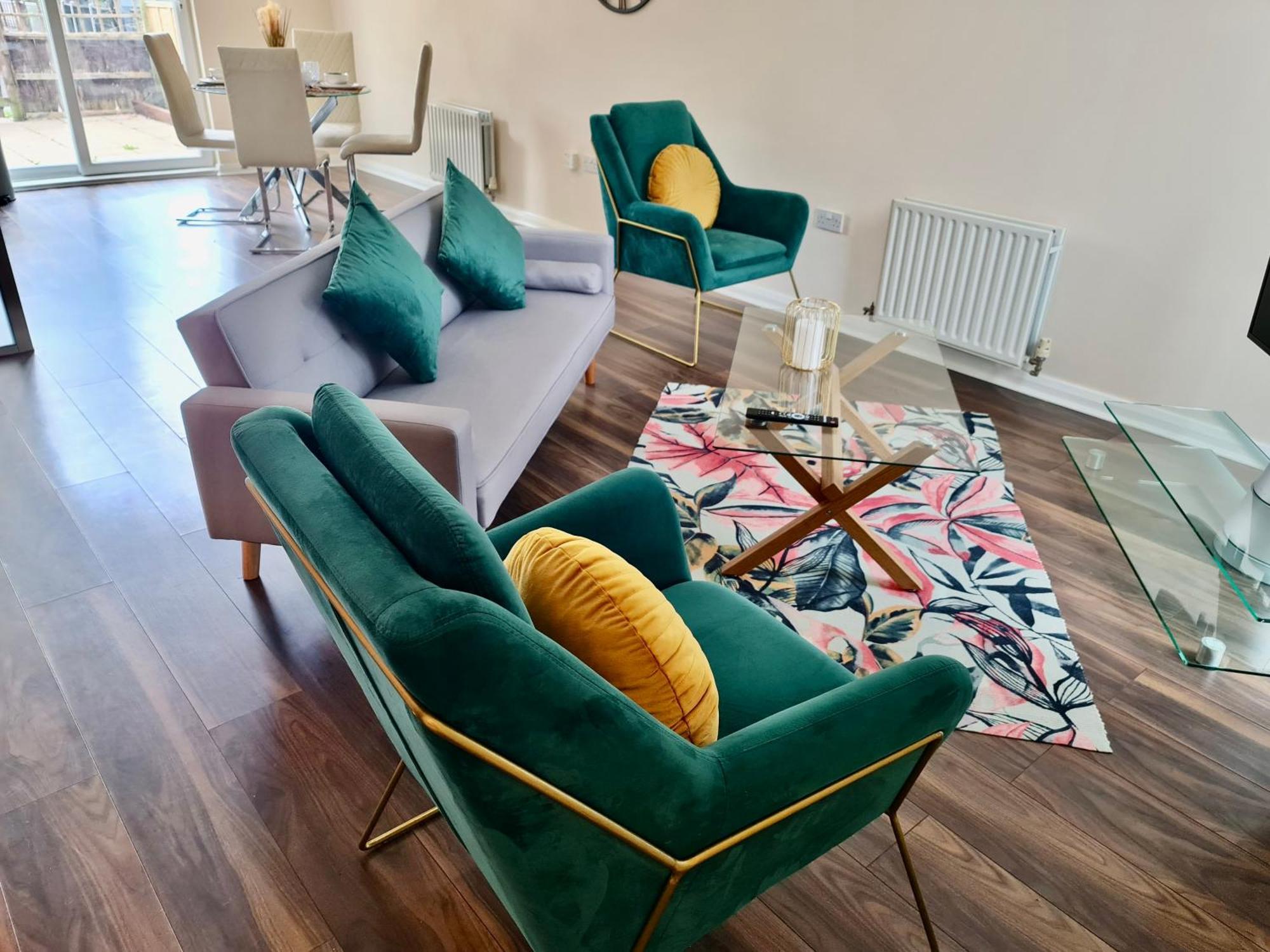 Luxury 3 Bedroom House Near Etihad Stadium And Coop Arena * Manchester