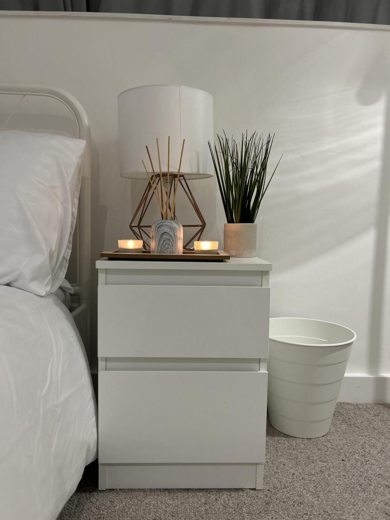Central 2 Level - Balcony-Free Parking-Wi-Fi Apartment Manchester