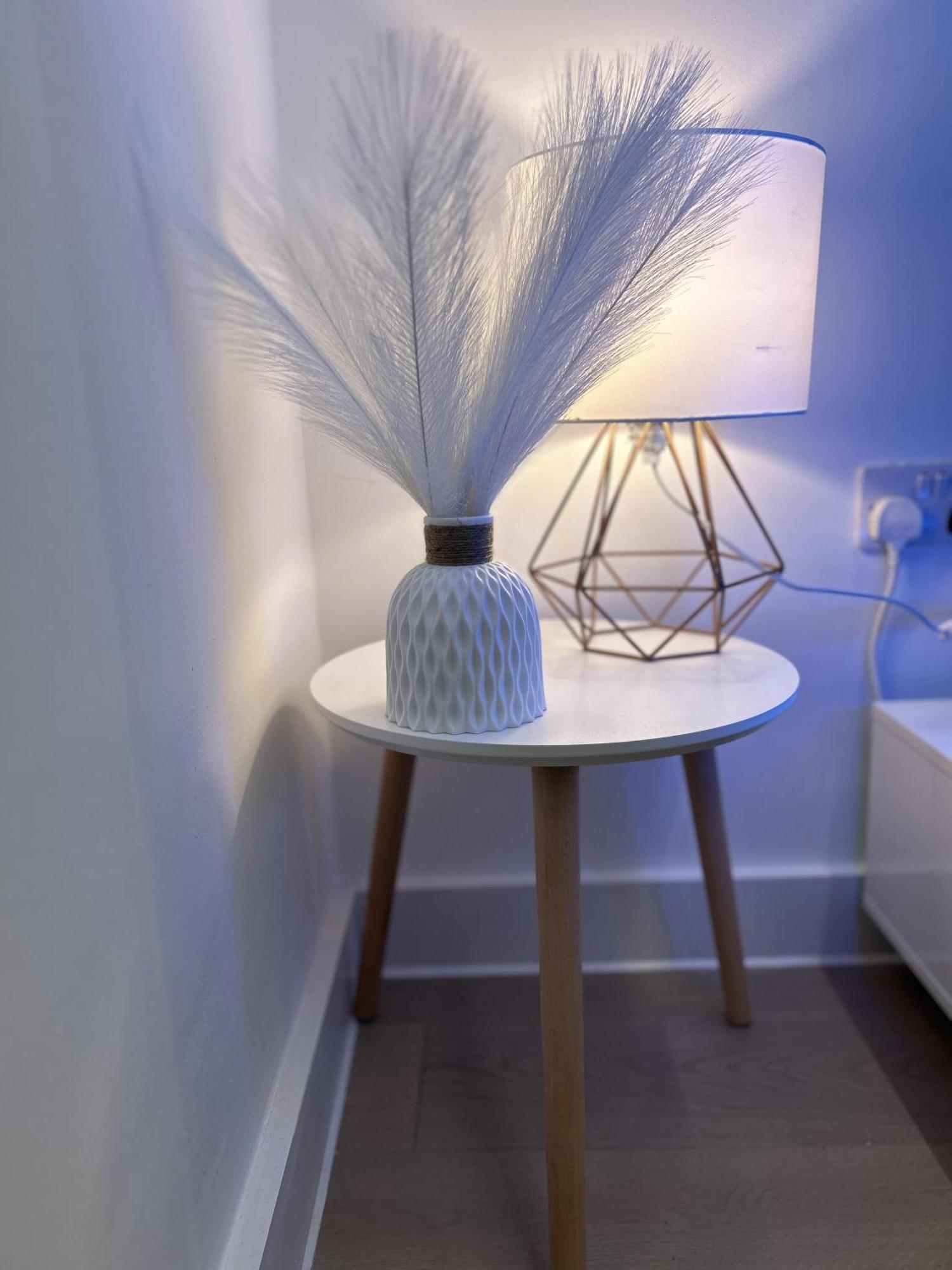 Central 2 Level - Balcony-Free Parking-Wi-Fi Apartment