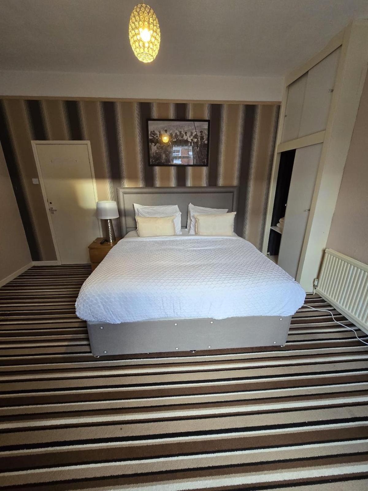 Poshval Guest house Manchester