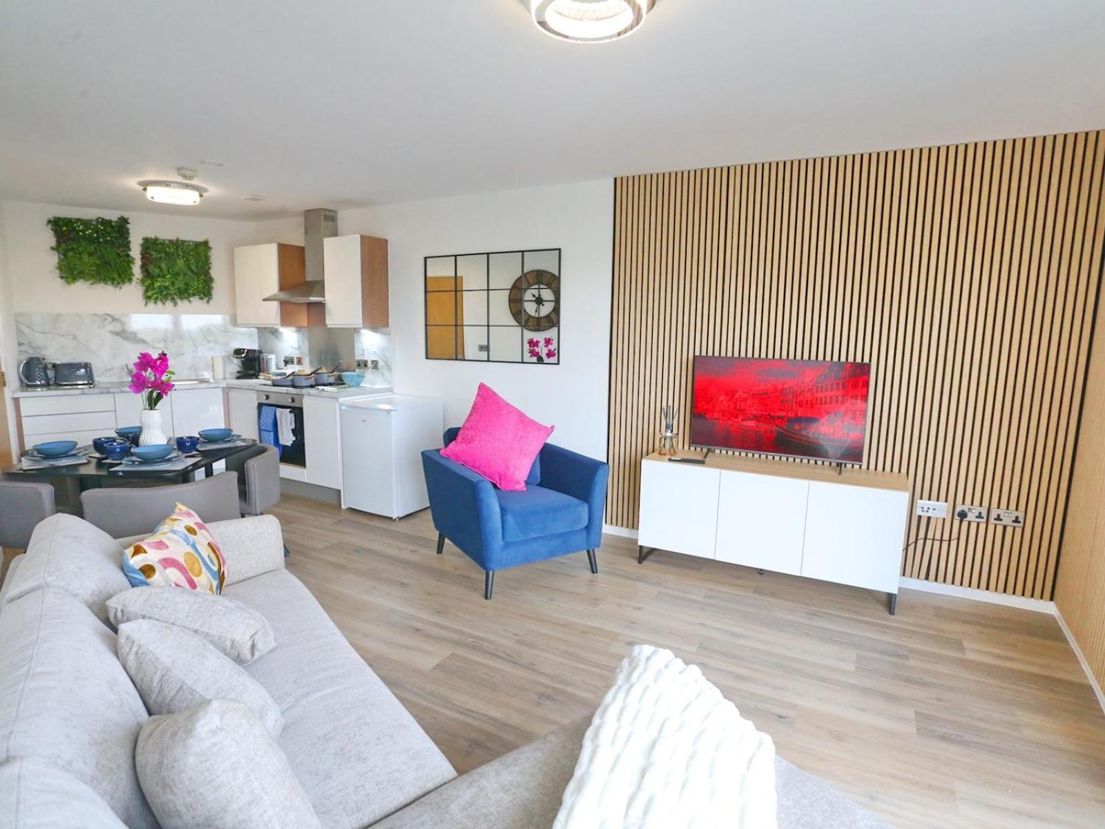 Apartment New Refurb Mins From Coop Man Park For Free Pass The Keys Manchester