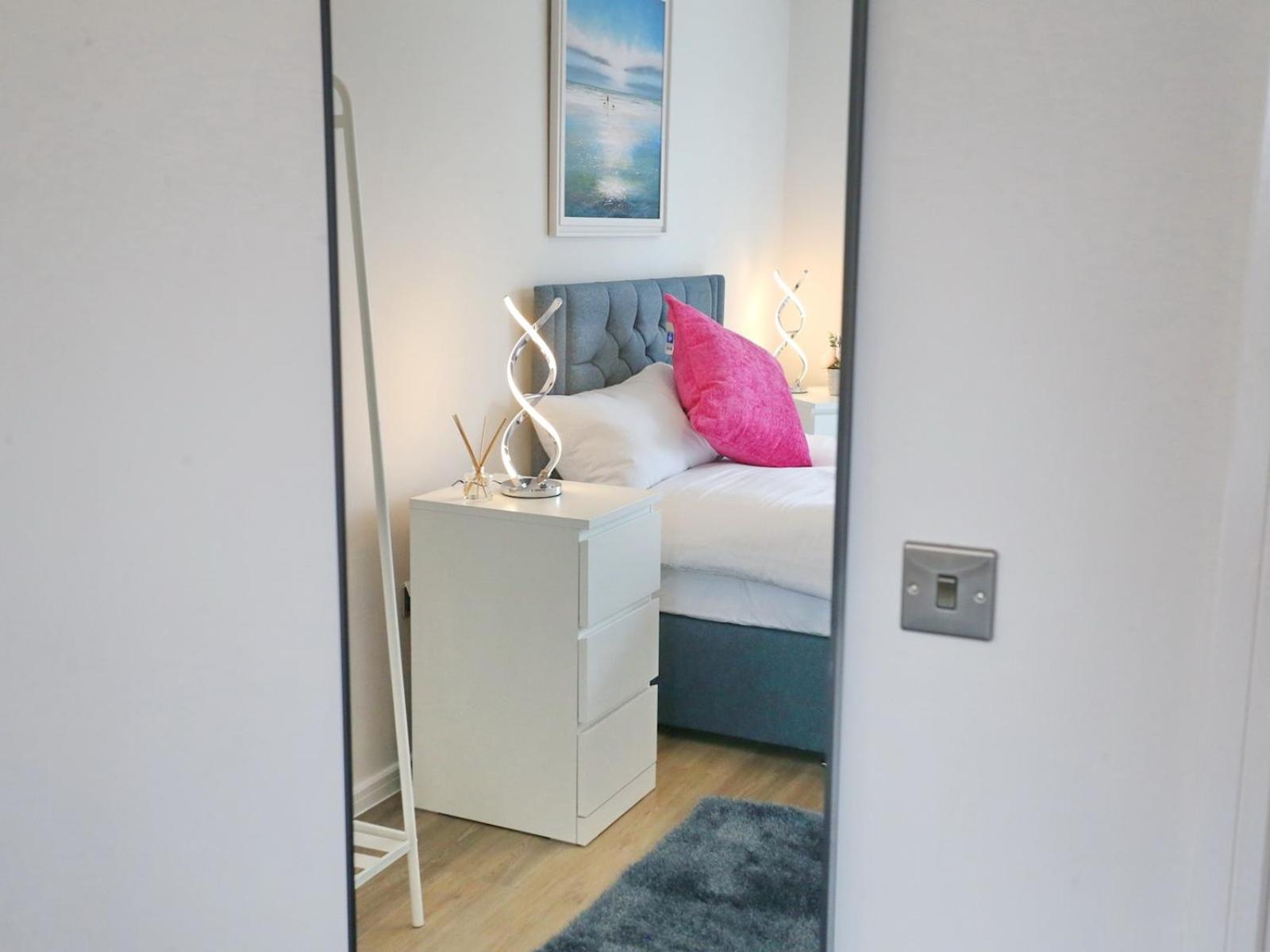 New Refurb Mins From Coop Man Park For Free Pass The Keys Manchester