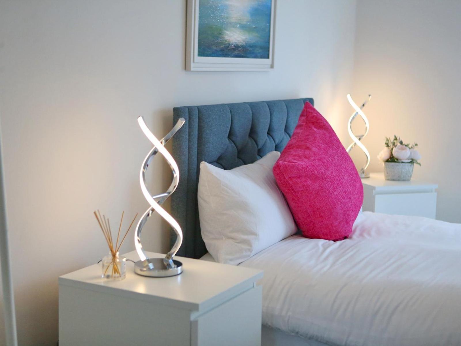 New Refurb Mins From Coop Man Park For Free Pass The Keys Apartment