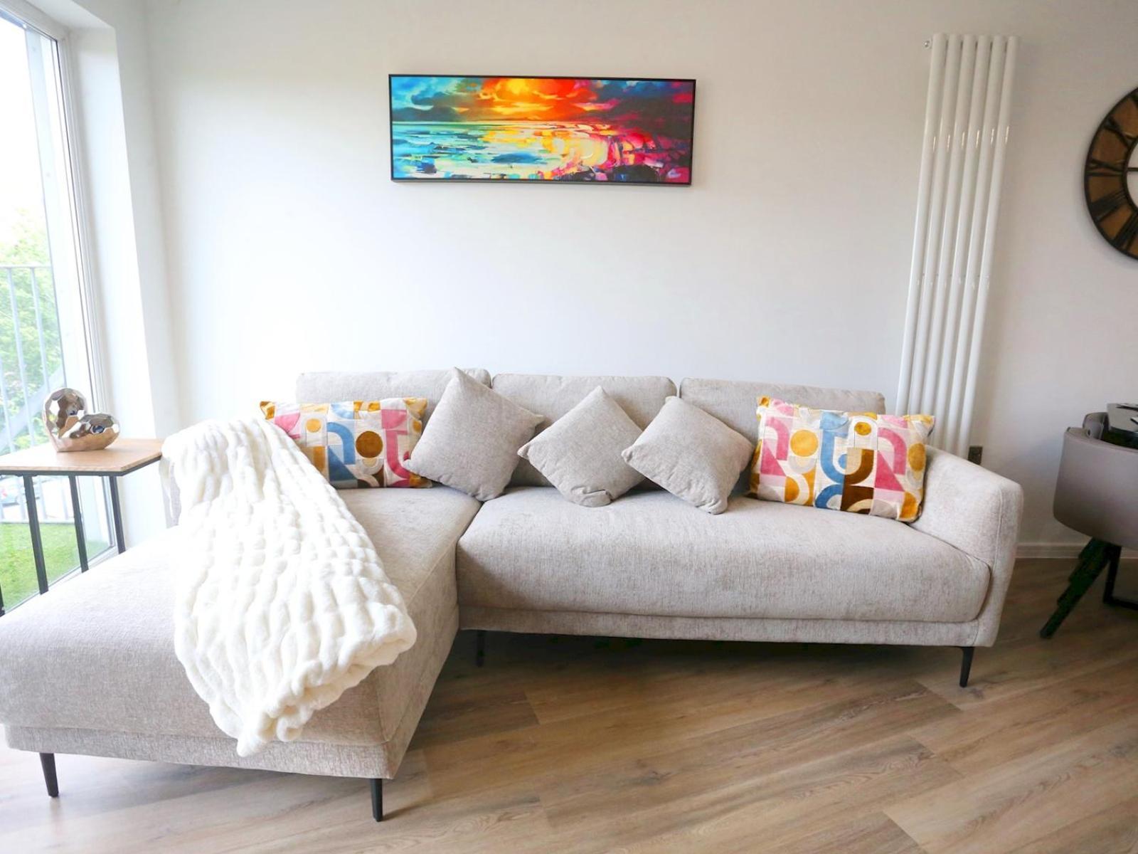 Apartment New Refurb Mins From Coop Man Park For Free Pass The Keys