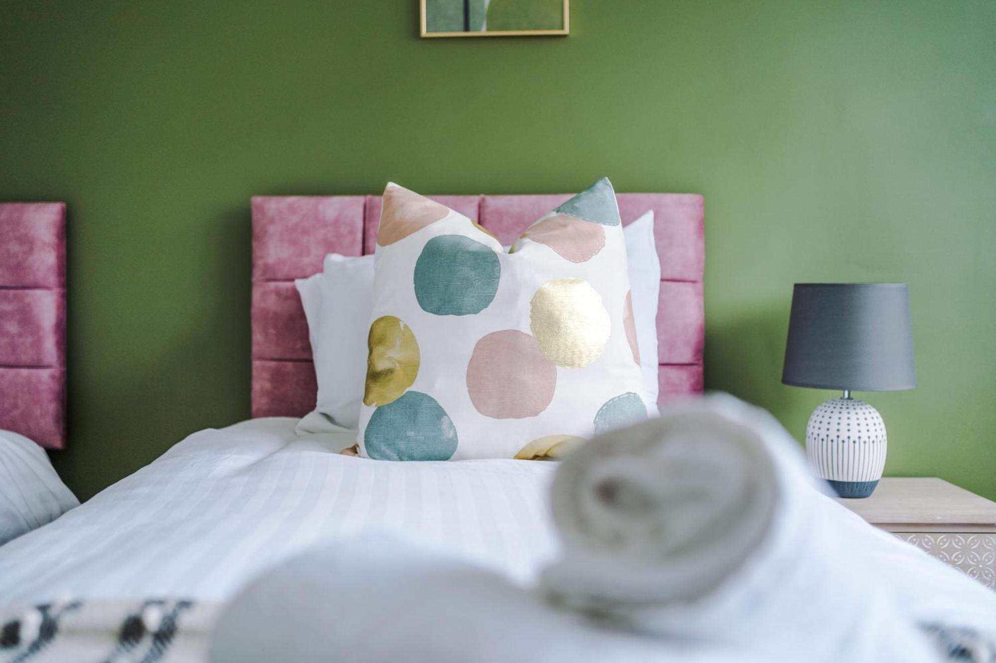 Holiday home R&r - Modern Townhouse Near Etihad & Centre Manchester