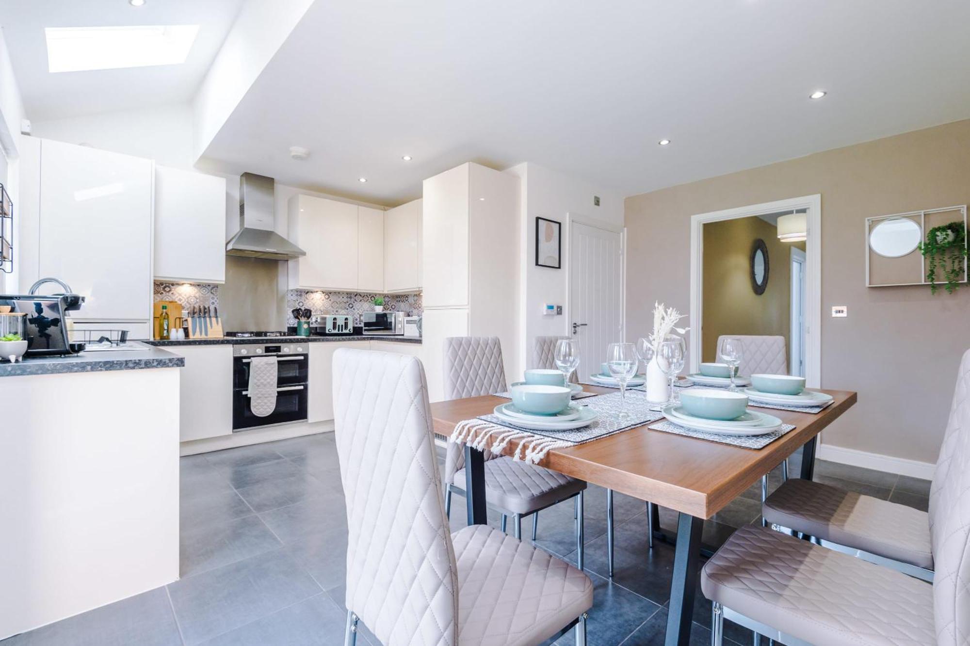 Holiday home R&r - Modern Townhouse Near Etihad & Centre