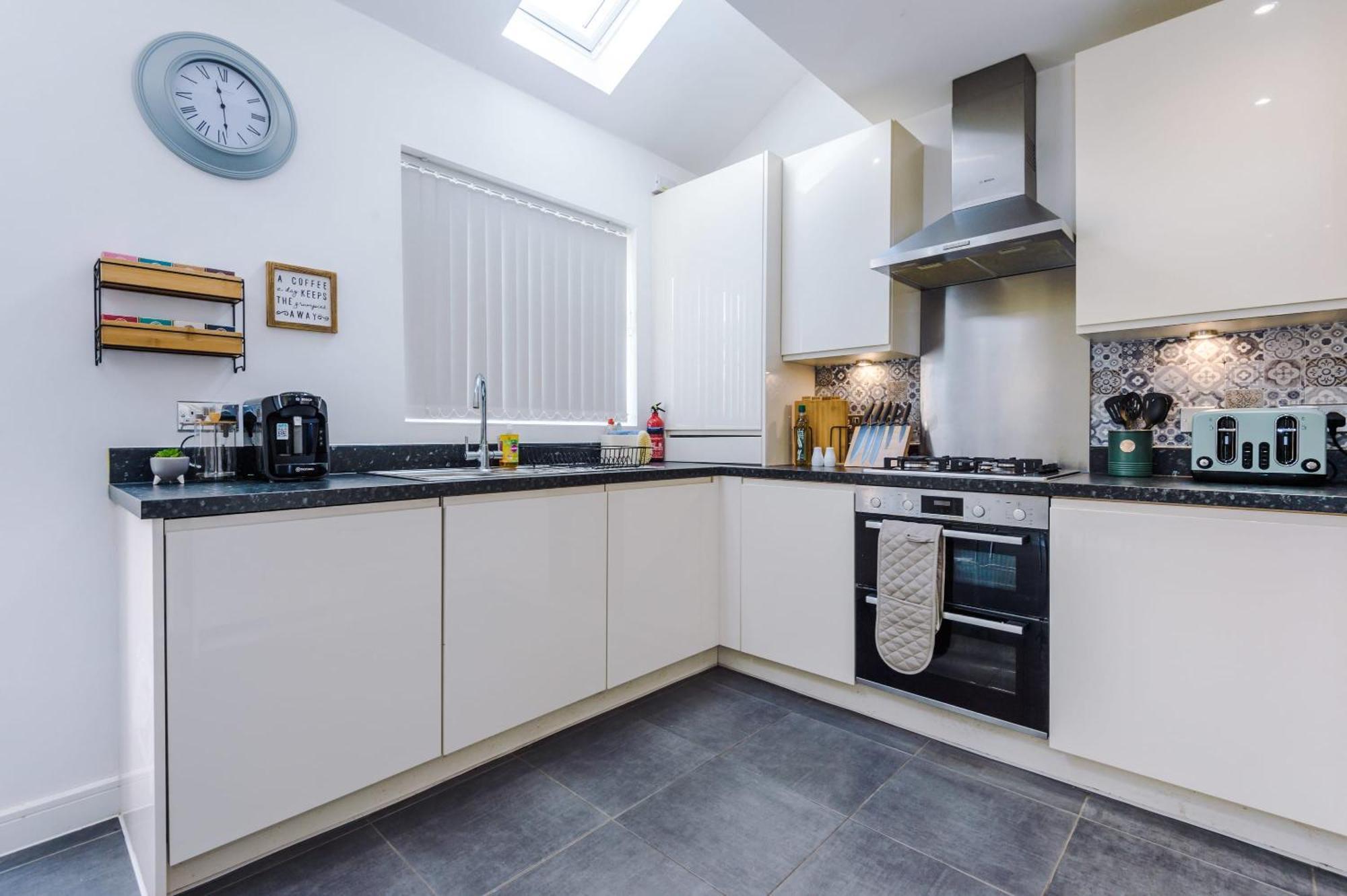 Holiday home R&r - Modern Townhouse Near Etihad & Centre Manchester