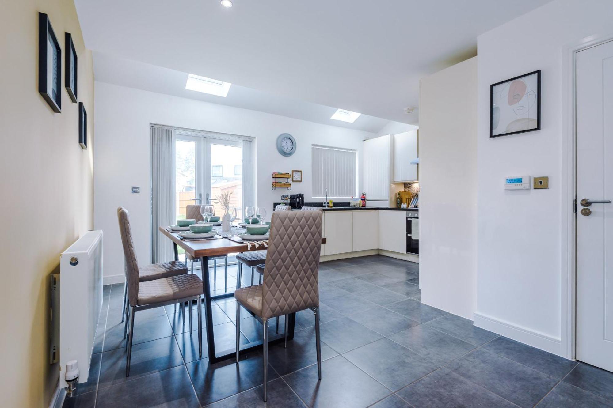 R&r - Modern Townhouse Near Etihad & Centre