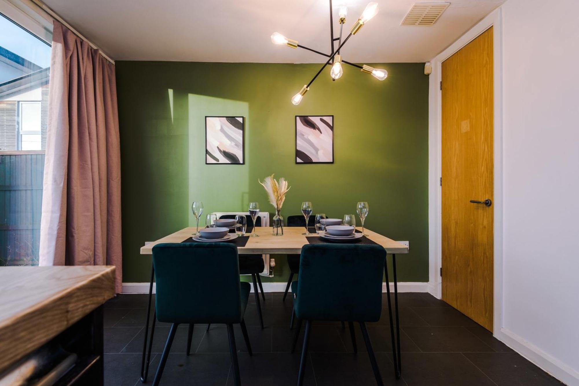Rest&recharge At A Spacious Townhouse By The Etihad Holiday home *